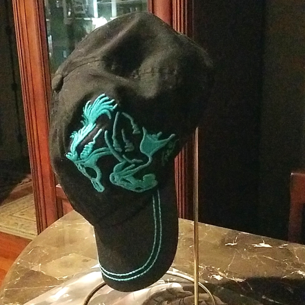 NWOT☆ Lila Art Embroidered Rider's cap